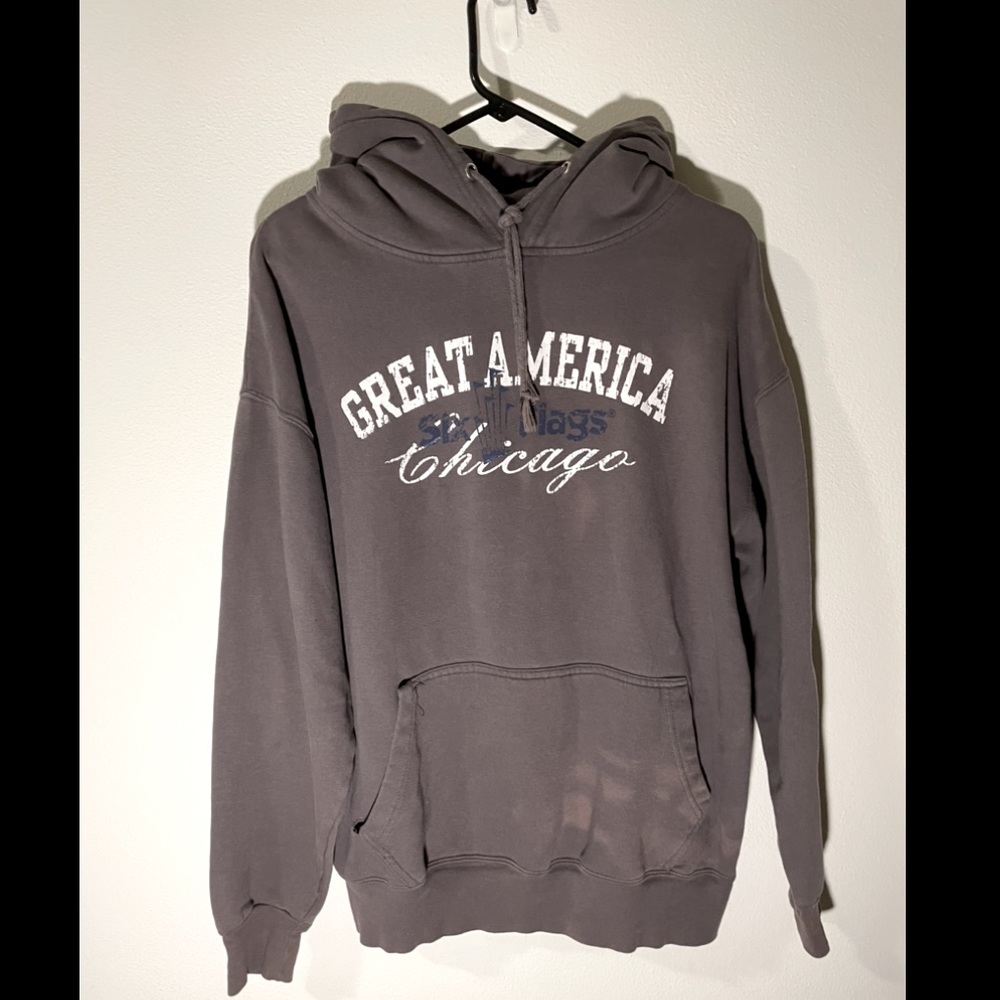 Six Flags great America sweatshirt; Gray; Size L